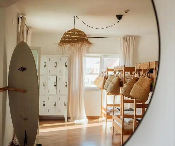 Ocean House - Next To Ribeira D'ilhas Surf אכסניה
